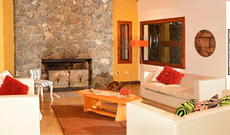 Imagen de los interiores del Hotel Caba&ntilde;as Tierras Altas. Foto 34