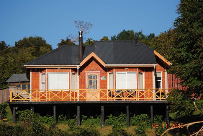 Imagen de la habitación del Hotel Caba&ntilde;as Trayen Chilo&eacute;. Foto 3