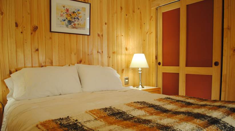 Imagen de la habitación del Hotel Caba&ntilde;as Trayen Chilo&eacute;. Foto 7