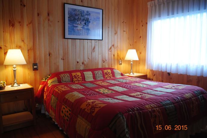 Imagen de la habitación del Hotel Caba&ntilde;as Trayen Chilo&eacute;. Foto 16