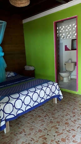 Imagen de la habitación del Hotel Caba&ntilde;as Turisticas Estefany. Foto 8