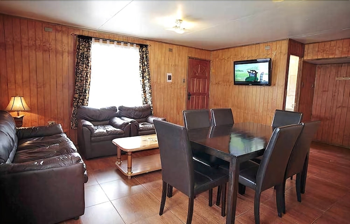 Imagen de la habitación del Hotel Caba&ntilde;as Ultima Esperanza. Foto 17