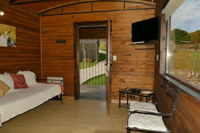 Imagen general del Hotel Caba&ntilde;as Valle de los Ciervos, Tandil. Foto 4
