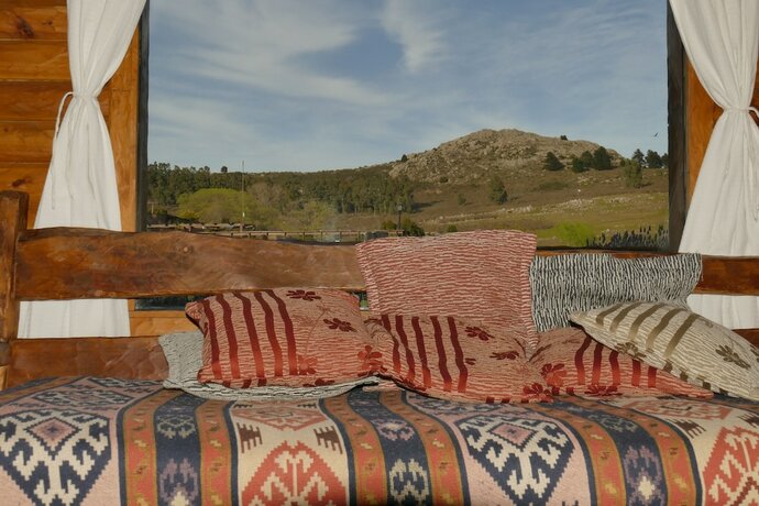 Imagen de la habitación del Hotel Caba&ntilde;as Valle de los Ciervos, Tandil. Foto 17