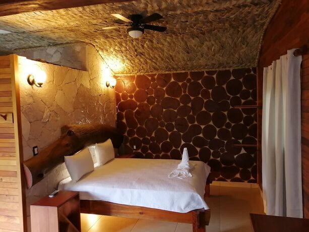 Imagen de la habitación del Hotel Caba&ntilde;as la finca 2. Foto 17