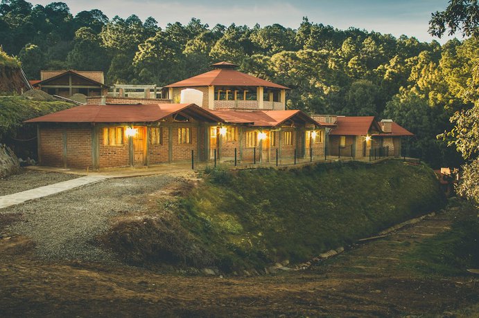 Imagen general del Hotel Caba&ntilde;as los Pirineos. Foto 3