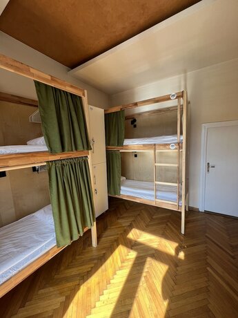 Imagen de la habitación del Hotel Cabbage Hostel. Foto 14