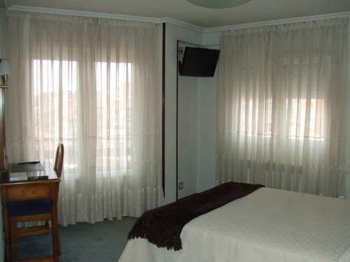 Imagen general del Hotel Cabeza. Foto 12