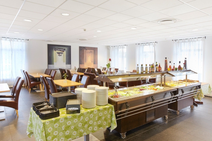 Imagen del bar/restaurante del Hotel Cabin. Foto 6