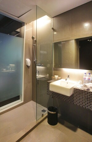 Imagen de la habitación del Hotel Cabin, Sunter Jaya. Foto 26