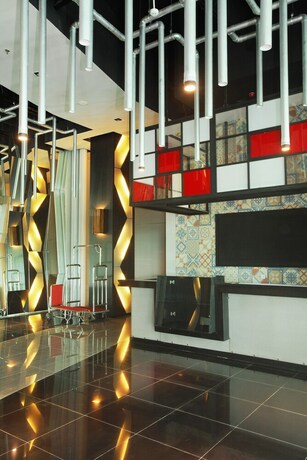 Imagen de los interiores del Hotel Cabin, Sunter Jaya. Foto 30