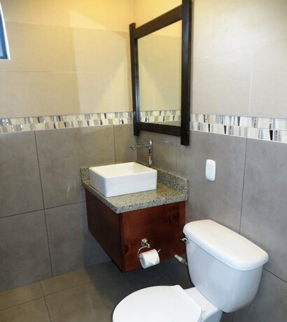 Imagen general del Hotel Cabinas Midey. Foto 5