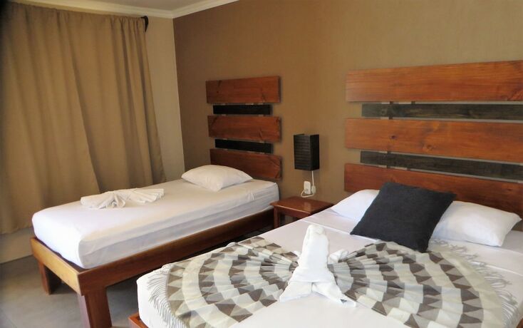 Imagen de la habitación del Hotel Cabinas Midey. Foto 19