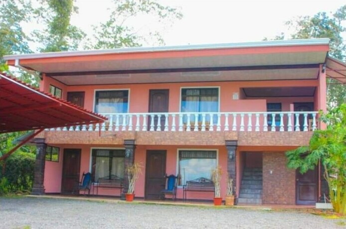 Imagen de la habitación del Hotel Cabinas Piedra Luna. Foto 18