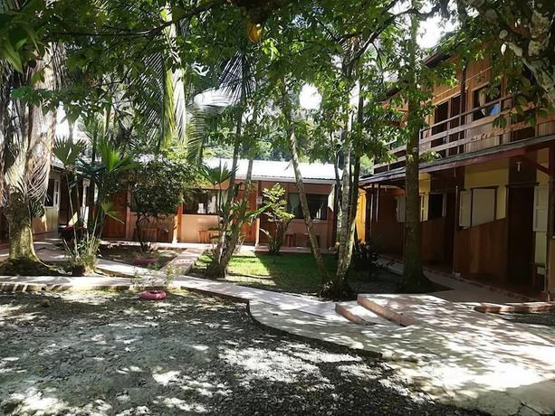 Imagen de la habitación del Hotel Cabinas Popular. Foto 13