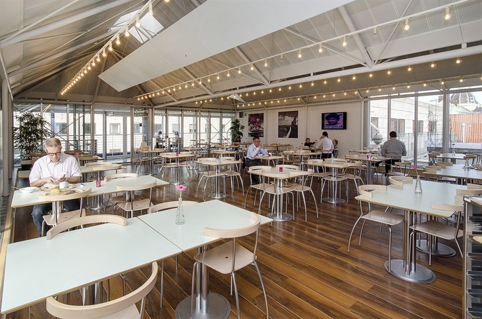 Imagen del bar/restaurante del Hotel Cabinn Aarhus. Foto 3