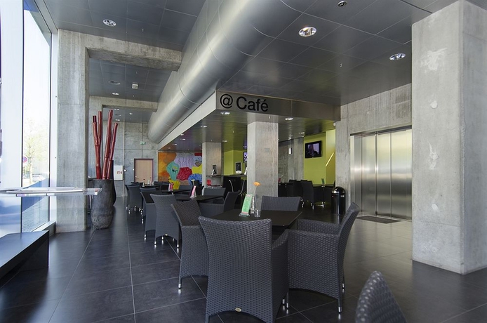 Imagen de los interiores del Hotel Cabinn Metro. Foto 16