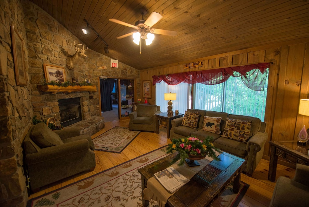 Imagen de los interiores del Hotel Cabins At Green Mountain. Foto 18