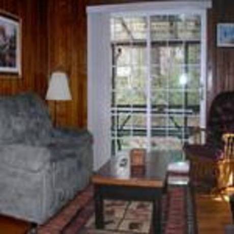 Imagen de la habitación del Hotel Cabins At Twinbrook Resort. Foto 4