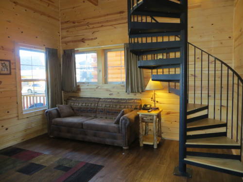 Imagen de la habitación del Hotel Cabins Of Mackinaw. Foto 15