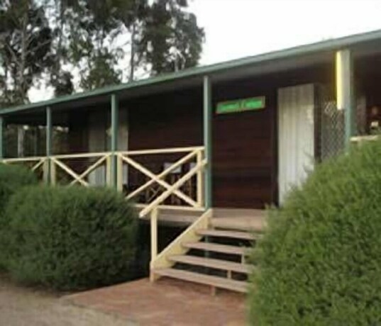 Imagen general del Hotel Cabins On Halls. Foto 2