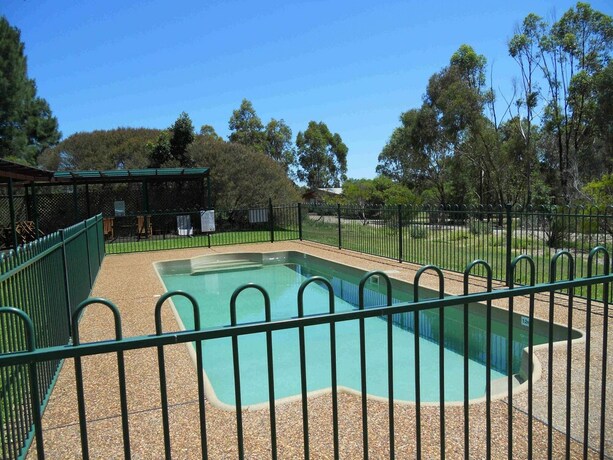 Imagen de la piscina del Hotel Cabins On Halls. Foto 31