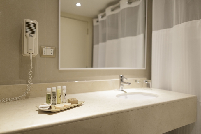 Imagen de la habitación del Hotel Cabo De Hornos. Foto 11