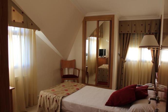 Imagen de la habitación del Hotel Cabo Festiñanza. Foto 2