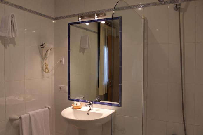 Imagen de los interiores del Hotel Cabo Festiñanza. Foto 9