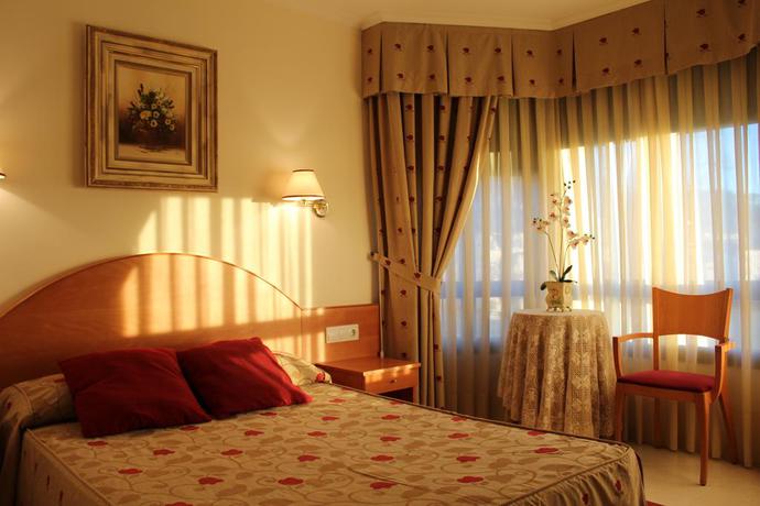 Imagen de la habitación del Hotel Cabo Festiñanza. Foto 7