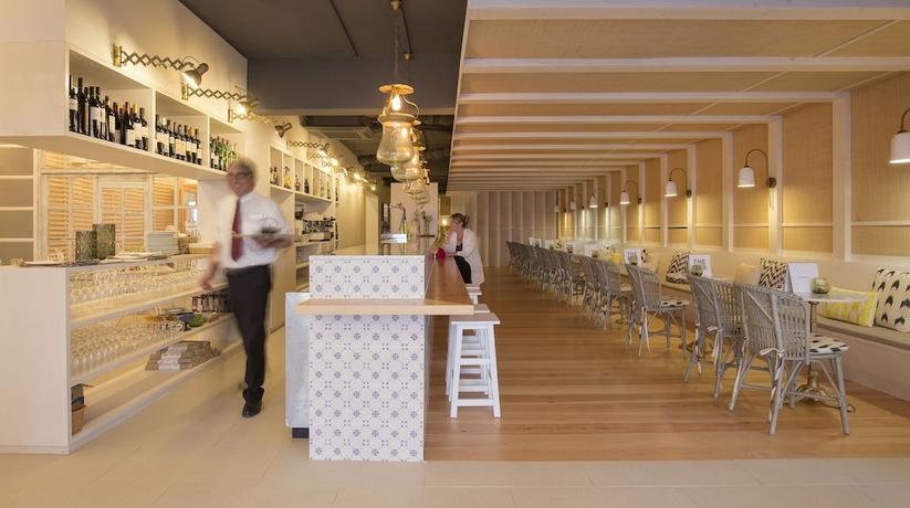 Imagen del bar/restaurante del Hotel Cabot Romantic - Adults Only. Foto 6