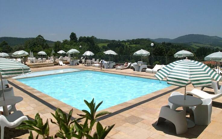 Imagen de la piscina del Hotel Cabre&uacute;va Resort. Foto 37