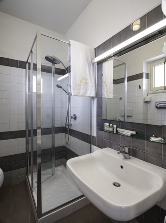 Imagen de la habitación del Hotel Cacciani. Foto 13