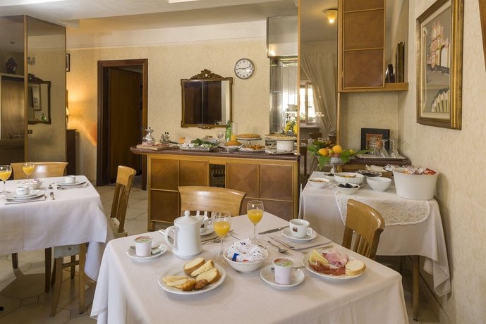 Imagen del bar/restaurante del Hotel Cacciani. Foto 2