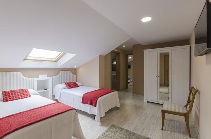 Imagen de los exteriores del Hotel Cachada. Foto 14