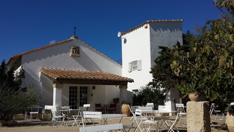 Imagen general del Hotel Cacharel. Foto 4