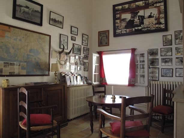 Imagen de los interiores del Hotel Cacharel. Foto 16