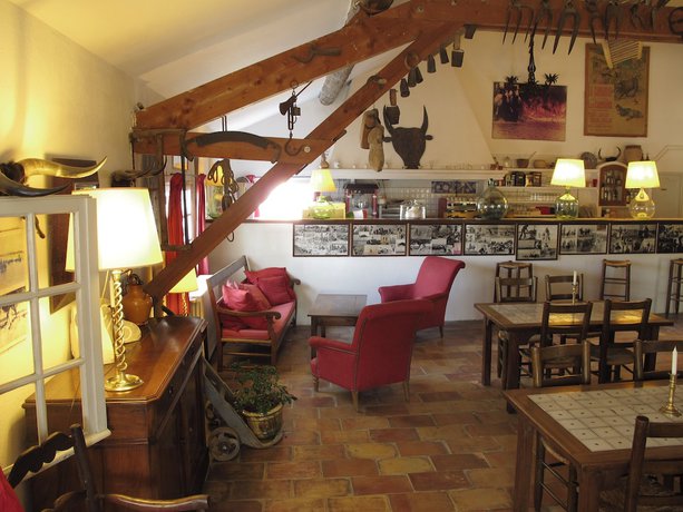 Imagen de los interiores del Hotel Cacharel. Foto 17