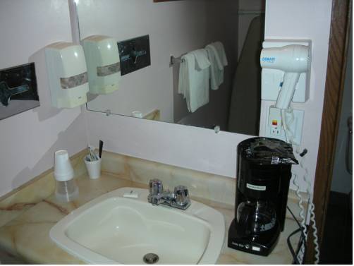 Imagen de la habitación del Hotel Cache Creek Inn. Foto 8