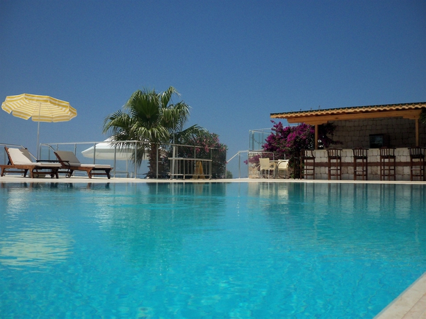 Imagen de la piscina del Hotel Cachet. Foto 14