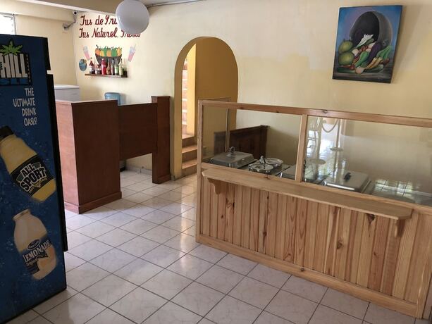 Imagen del bar/restaurante del Hotel Cacique Villa. Foto 8
