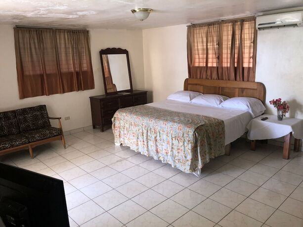 Imagen de la habitación del Hotel Cacique Villa. Foto 17