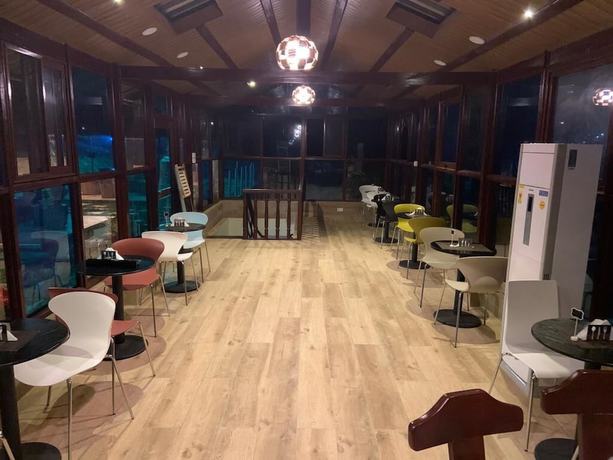 Imagen del bar/restaurante del Hotel Cactus Creek Ghana. Foto 6