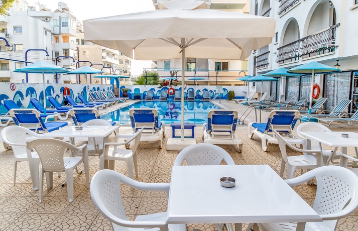 Imagen de la piscina del Hotel Cactus, Larnaca. Foto 13