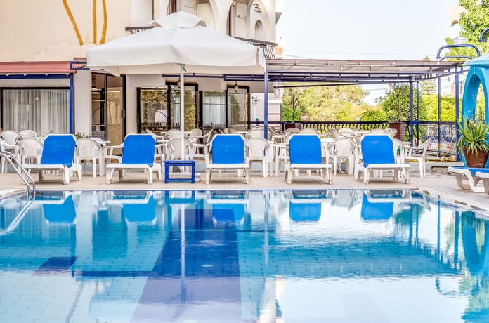 Imagen de la piscina del Hotel Cactus, Larnaca. Foto 14