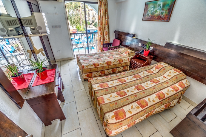 Imagen de la habitación del Hotel Cactus, Larnaca. Foto 9