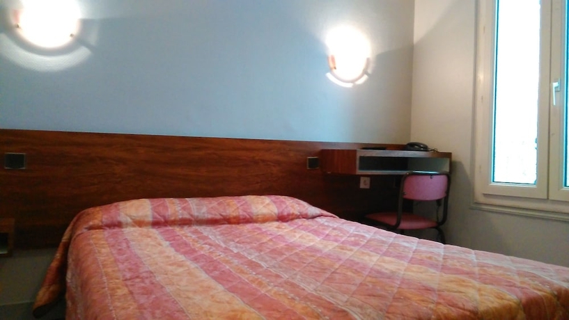 Imagen de la habitación del Hotel Cactus, Porte de Versailles. Foto 11