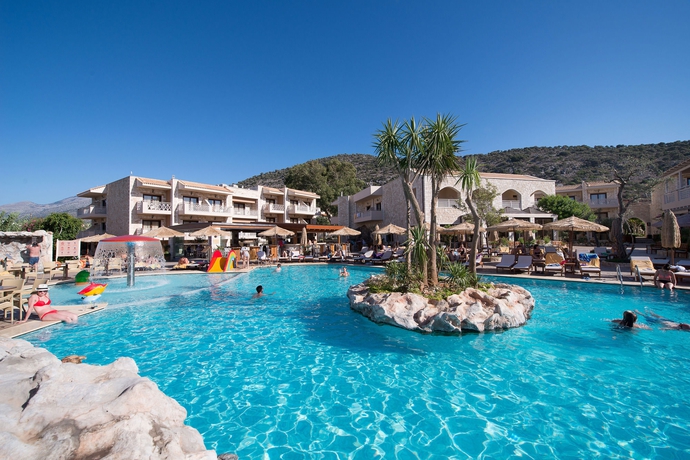 Imagen de la piscina del Hotel Cactus Royal Resort and Spa. Foto 11