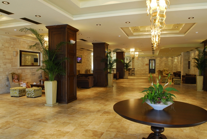 Imagen de los interiores del Hotel Cactus Royal Resort and Spa. Foto 10