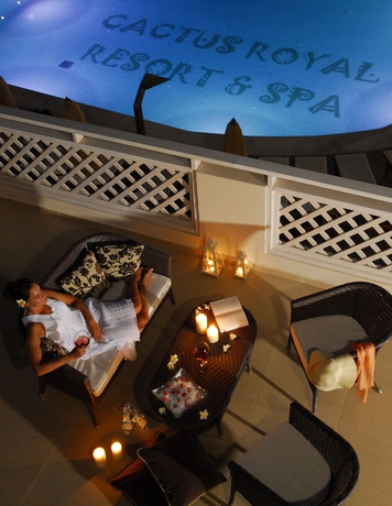 Imagen de los exteriores del Hotel Cactus Royal Resort and Spa. Foto 8